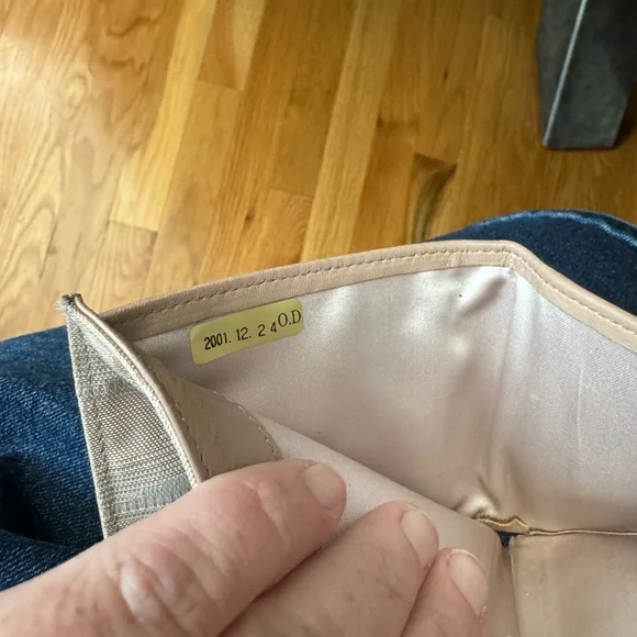 Chanel - Cloth Bifold wallet - great condition AUTHENTIC - Picture 15 of 15